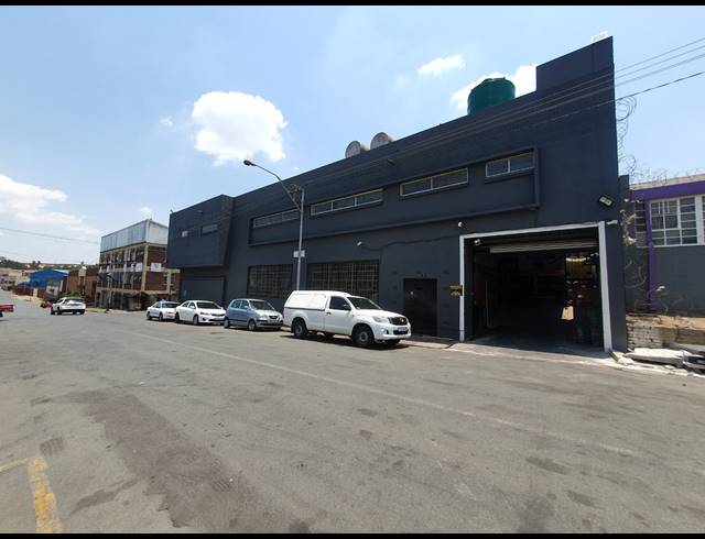 3,012M² WAREHOUSE FOR SALE IN OPHIRTON